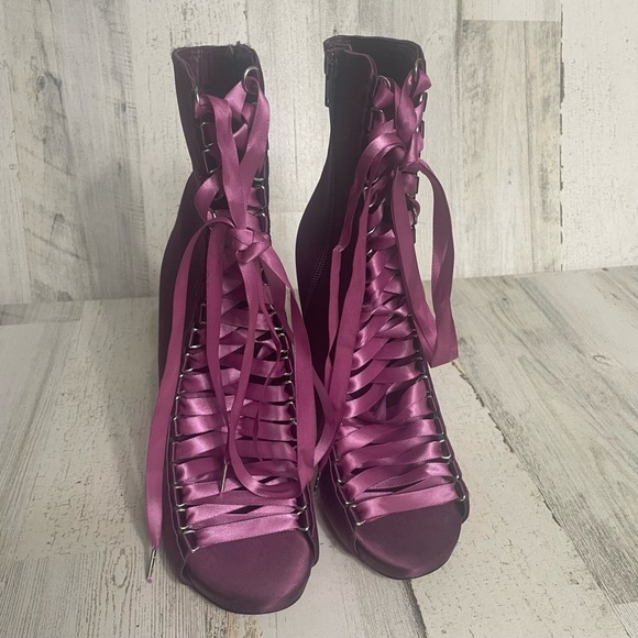 Steve Madden Fuego Corset Style Lace Up Heels Purple size 7.5 - Picture 3 of 10